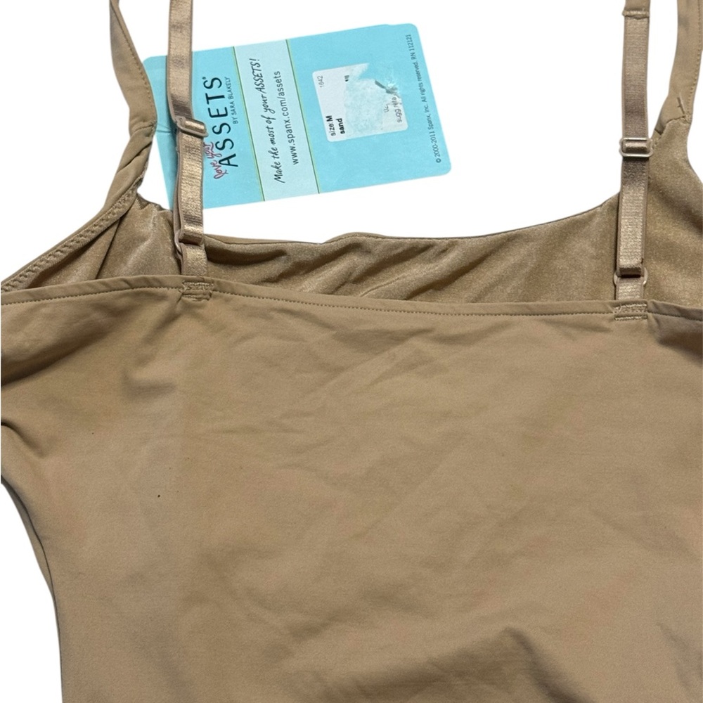 Spanx Love Your Assets Slimming Scoop Cami Tank Top - Picture 3 of 4